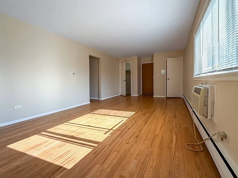 4331 N Kedvale Ave #303 — Photo 5