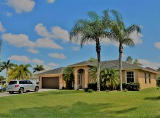 236 Park Rd N, Royal Palm Beach, FL 33411