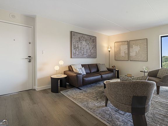 5th image of 2460 Peachtree Rd NE #1413