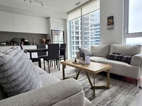 357 King St W