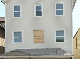 9011 S Brandon Avenue, Chicago, IL 60617