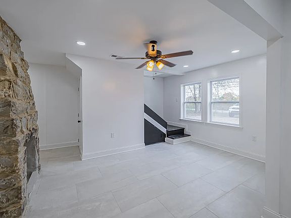 4th image of 825 Market St