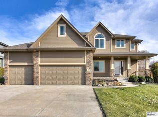 2041 S 195th St, Omaha, NE 68130