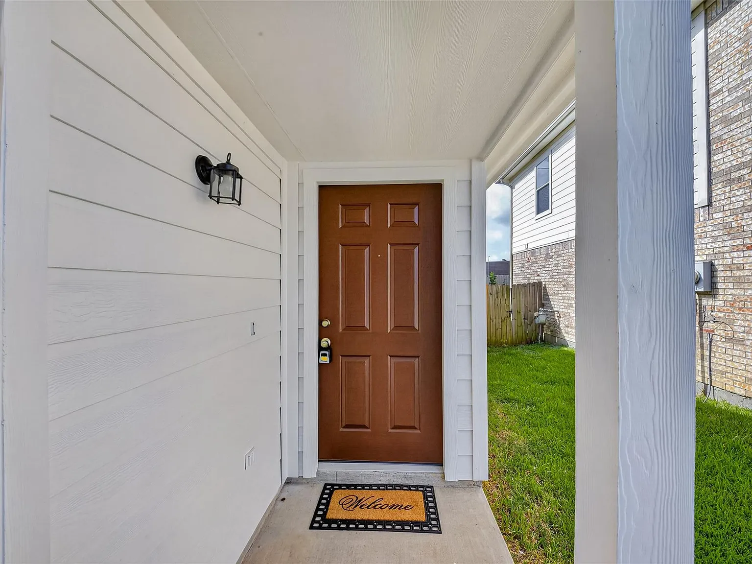3 bed, 2.0 bath, 1236 sqft, $1,950 — Photo 3