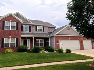 4713 Watermark Dr, Champaign, IL