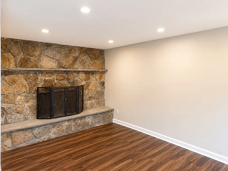 7 Mindy Ln — Photo 6