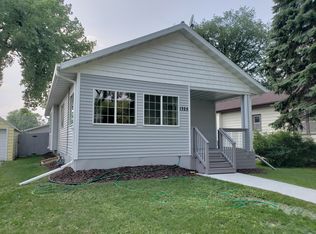 1325 10th St S, Fargo, ND 58103