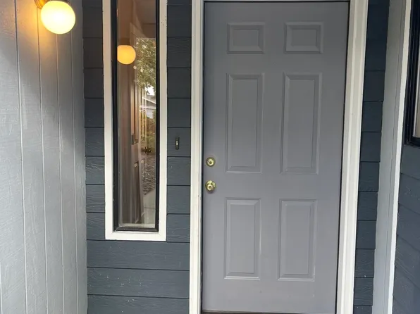 1295 Willow Ln APT 8, Grants Pass, OR 97527