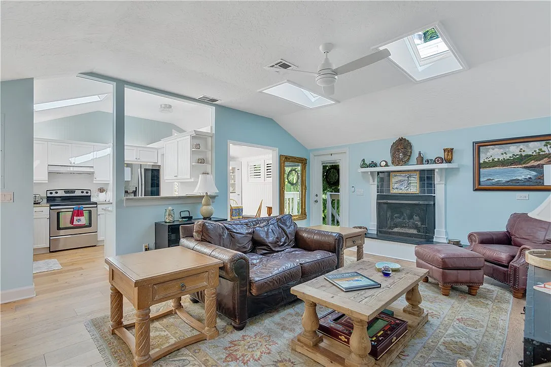3 bed, $8,500 — Photo 4
