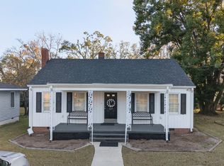 127 W Stuart Ave, Lyons, GA 30436