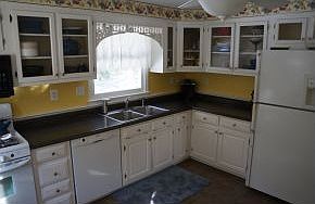 Sunny kitchen/window accents