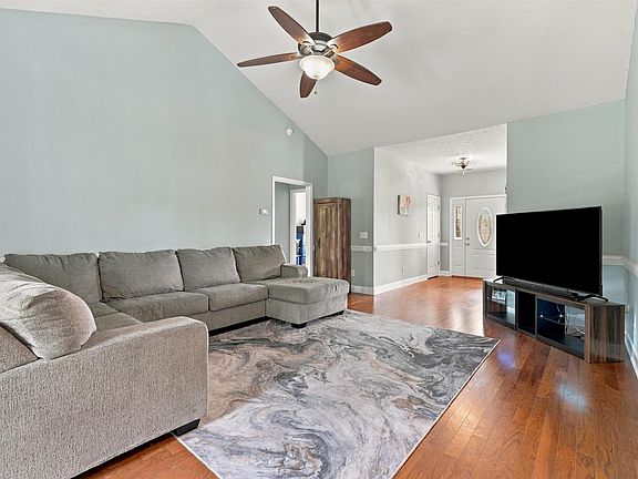 4th image of 1606 Oak Lawn Dr.