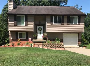 5012 Howards Fork Dr, Cross Lanes, WV 25313