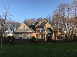 2412 Hay Creek Dr, Pinckney, MI
