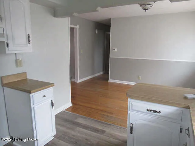 4330 Bayberry Dr — Photo 6