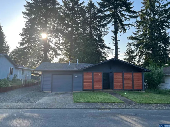 412 SW Fir St, Willamina, OR 97396