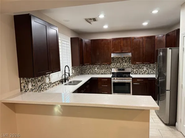 9494 Green Vineyard Ave, Las Vegas, NV 89148
