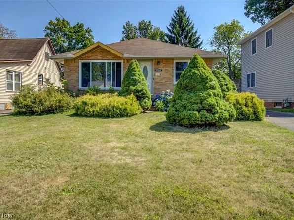 20549 Belvidere Ave, Fairview Park, OH 44126