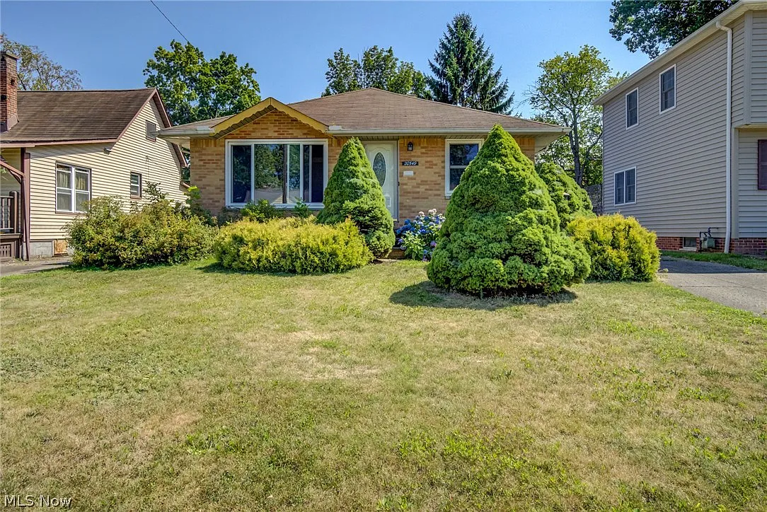 20549 Belvidere Ave photo 1