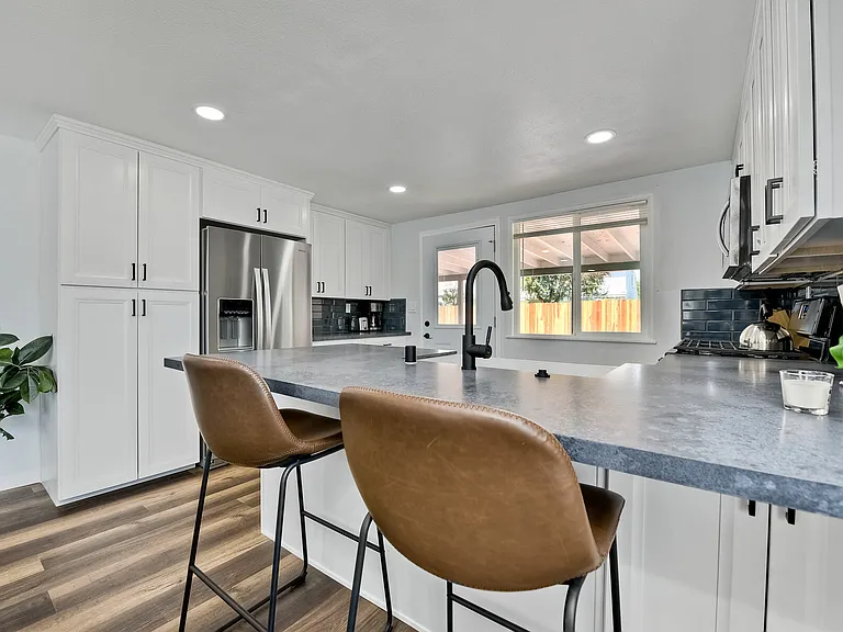 6830 Tower St — Photo 10
