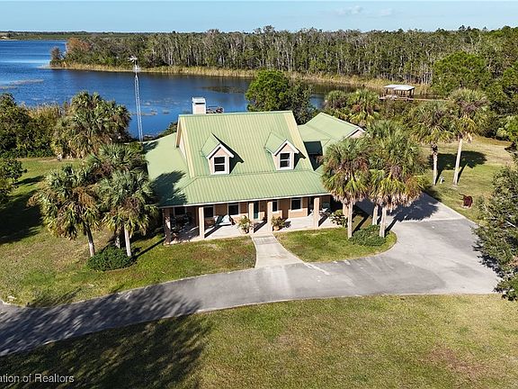 2nd image of 479 Lake Apthorp Dr