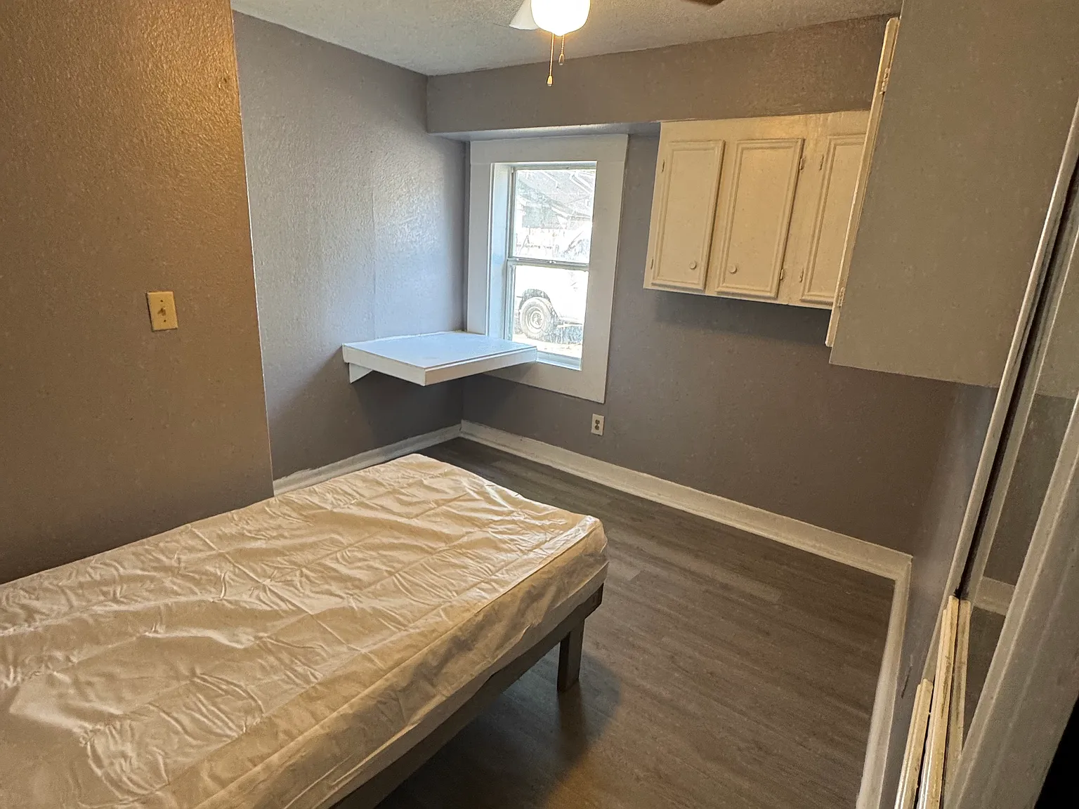 12 bed, $560 — Photo 1