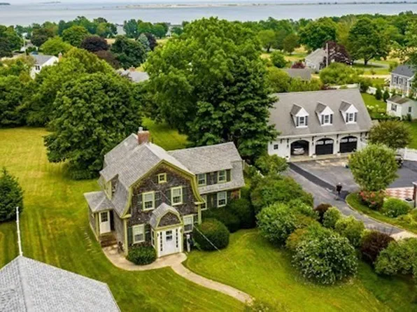 261 Court St, Plymouth, MA 02360
