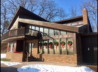 1800 Lake Shore Dr, Gladstone, MI 49837