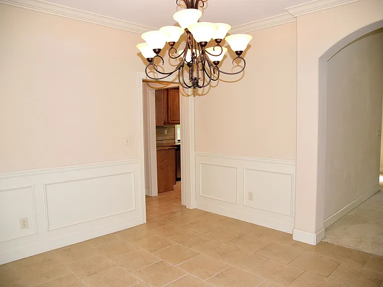 31 Balmoral Dr — Photo 10