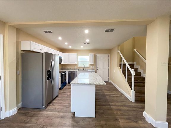 2nd image of 546 GIFFORD COURT