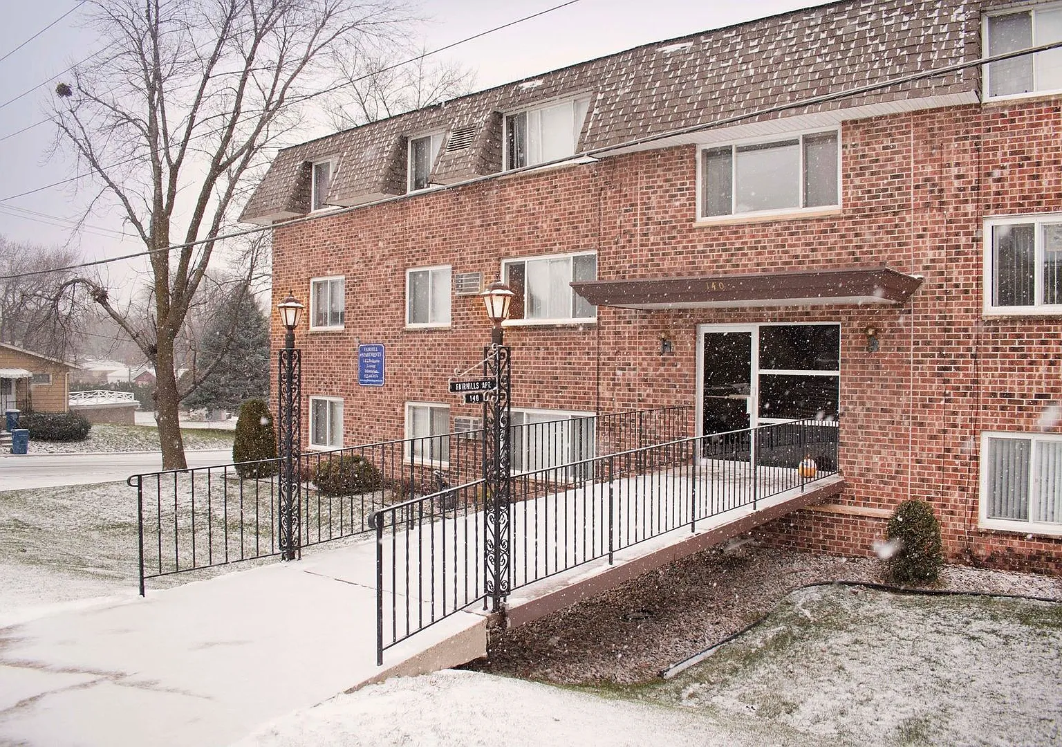 Fairhill Apartments — Photo 2