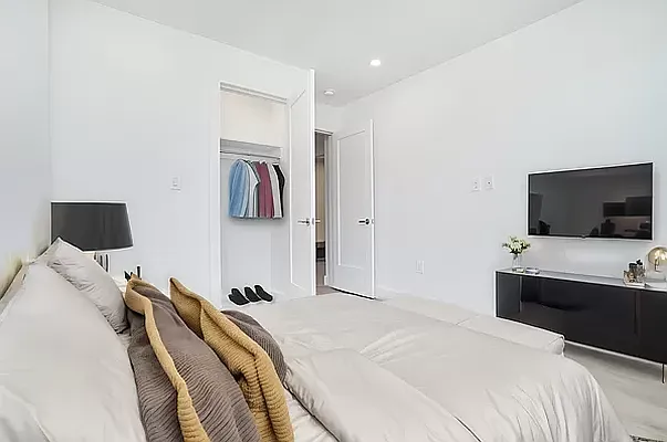 Rented by Blip LLC | media 2