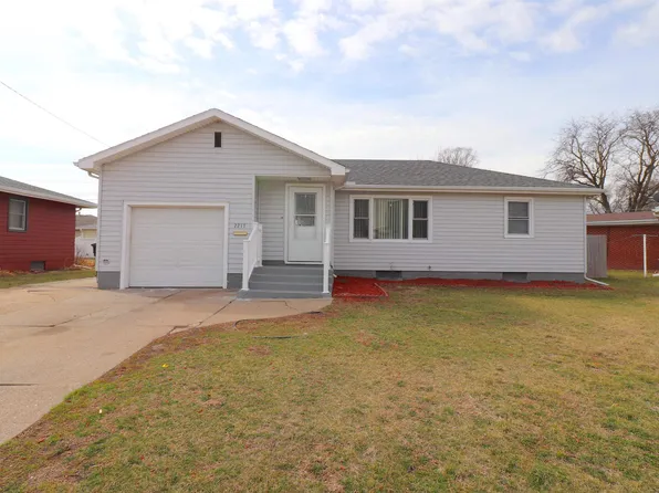 2217 25th St, Columbus, NE 68601