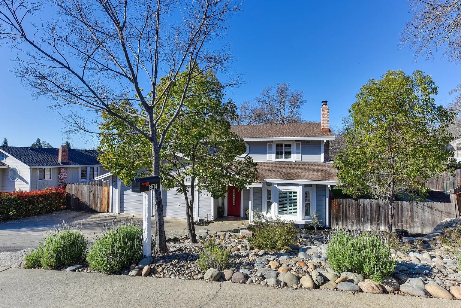 336 Flower Dr photo 1