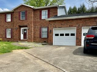 5 Graystone Est, Elkview, WV 25071