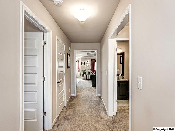 3rd image of 2752 Slate Dr SW