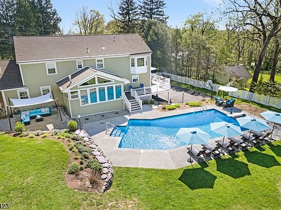 3rd image of 128 Cold Hill Rd