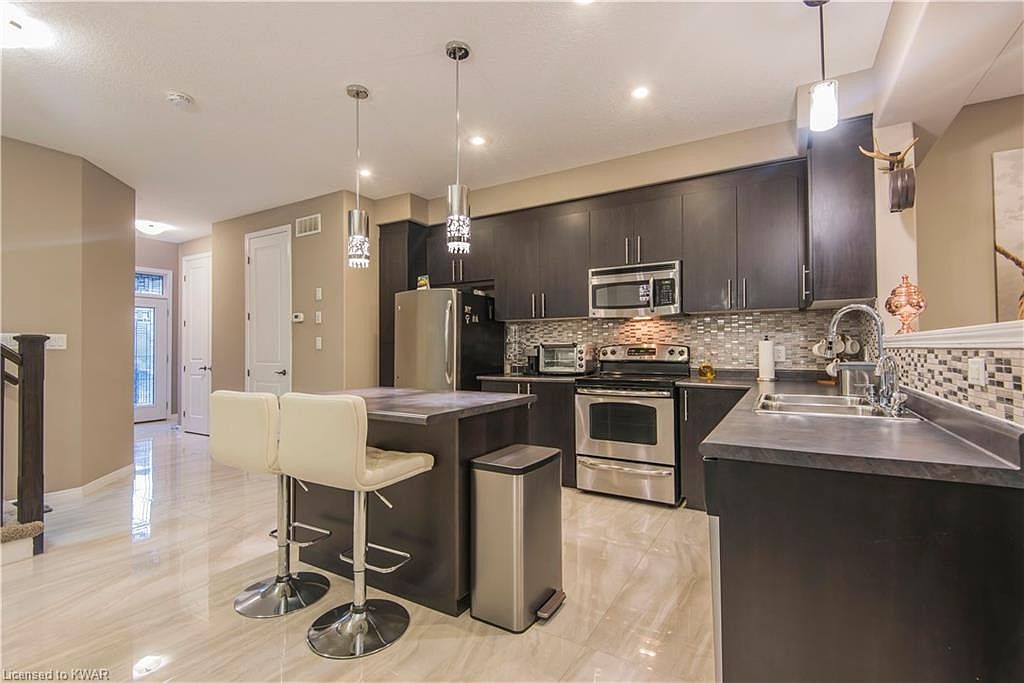 31 Martinwood St A, Kitchener, ON N2P 0B3 Zillow