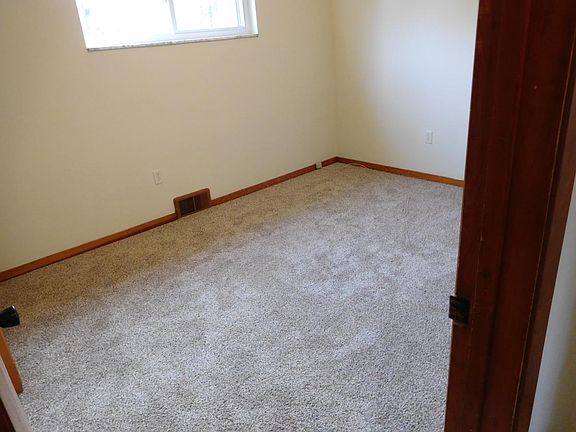 9x12 bedroom