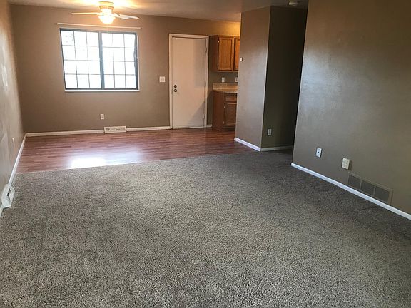 Living room/dining room