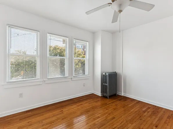 806 S 47th St #2, Philadelphia, PA 19143