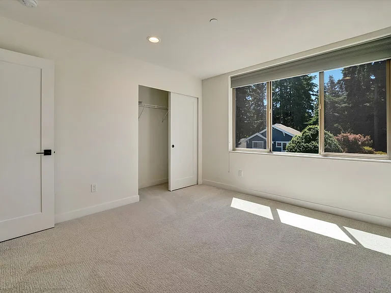 18402 Corliss Ave N #A — Photo 24