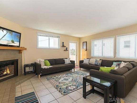 3rd image of 812 San Luis Obispo Pl APT D