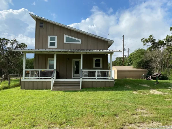 1945 HIGHLAND DR, Bandera, TX 78003