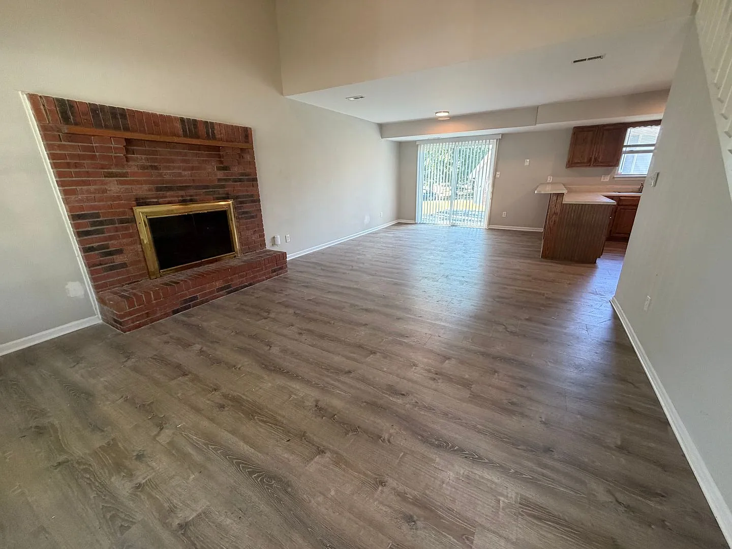 Large 3 bedroom Duplex — Photo 4