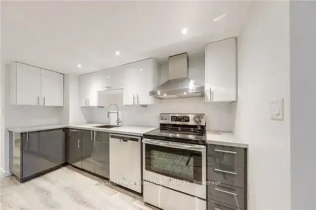 2 bed, 1.0 bath, 700 sqft, $2,400 — Photo 3
