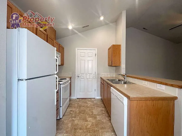 3343 W Murano Ct #202 — Photo 7
