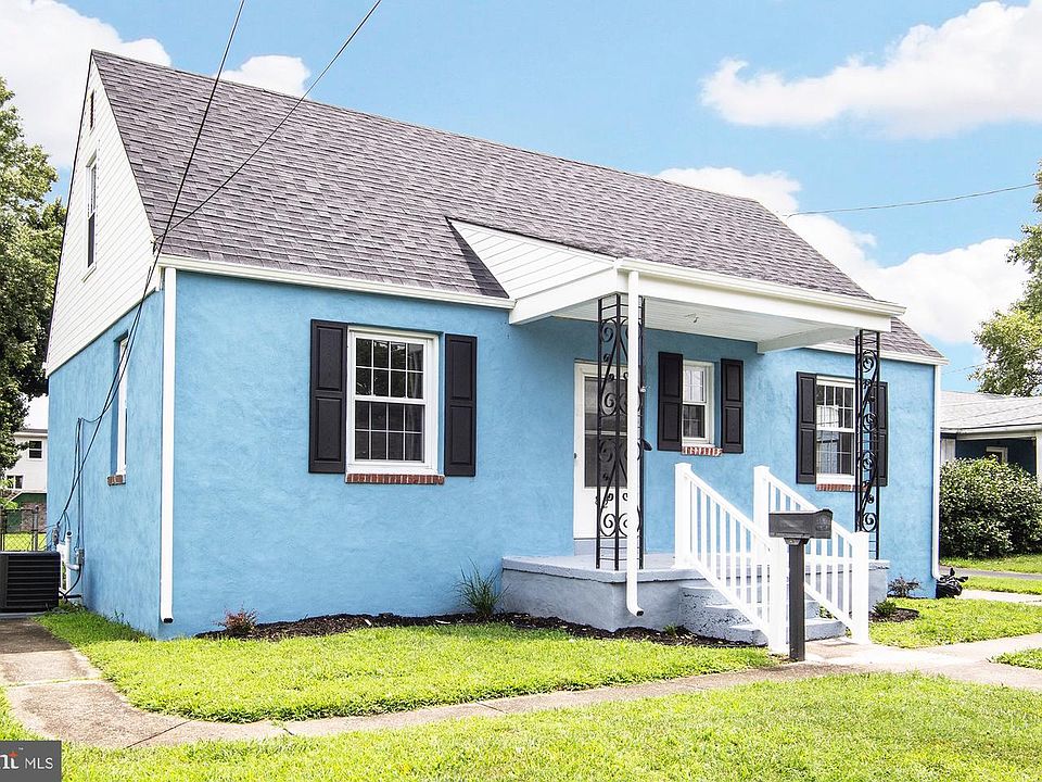 1st image of 82 Queen Ave