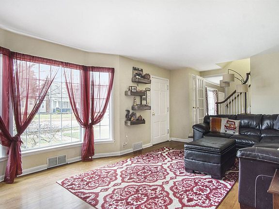 3rd image of 2021 Beverly Pl