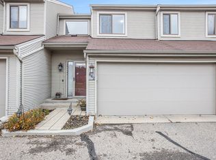 642 Ashley Cir, Rochester, MI 48307